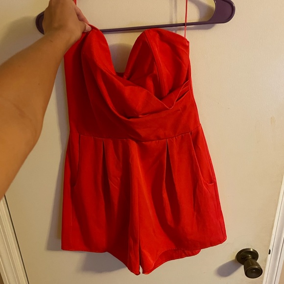 Alythea red strapless romper size M - never worn - Picture 2 of 5
